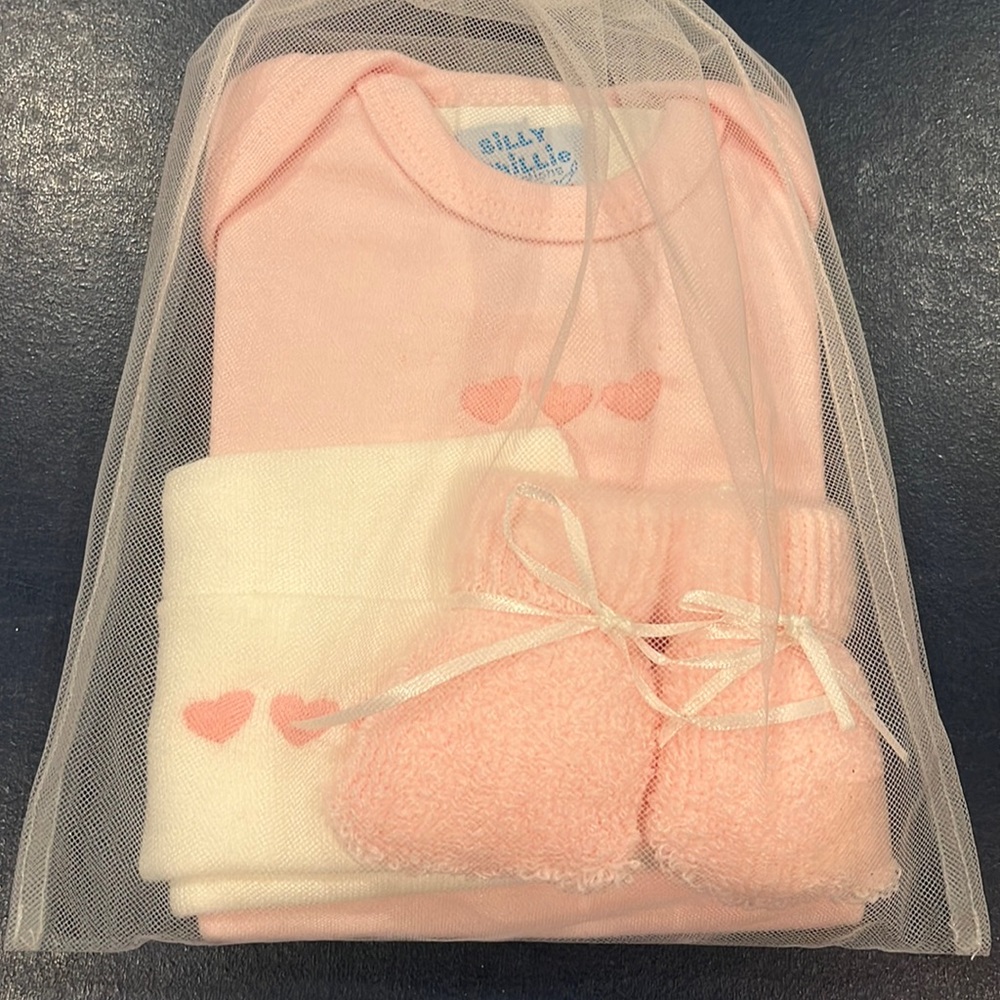 Newborn 3 piece gift set. Party suit, hat, and booties. New!